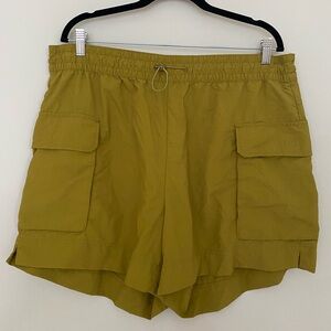 Chartreuse Old Navy Cargo Shorts size XL